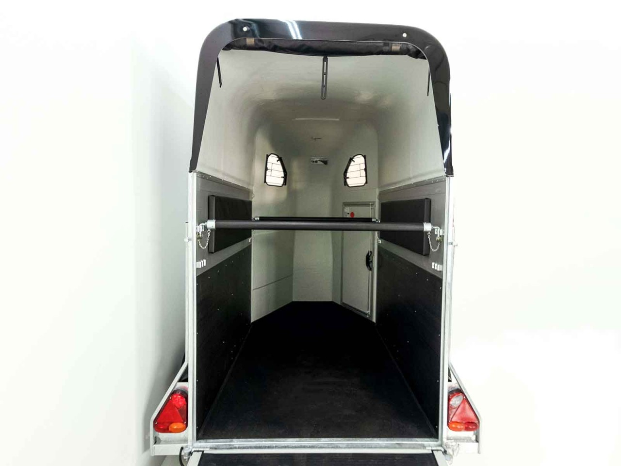 Cheval Liberte Remolque para caballos GOLD One 1,5er, Pullman-Tren de rodaje, negro-Nuevo - Imagen 4