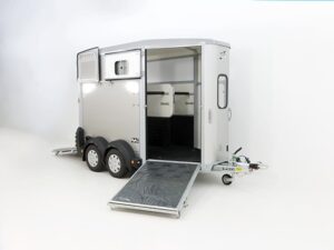 Ifor Williams Remolque para caballos HB506-Salida frontal-Combinación de portones-plata-Nuevo