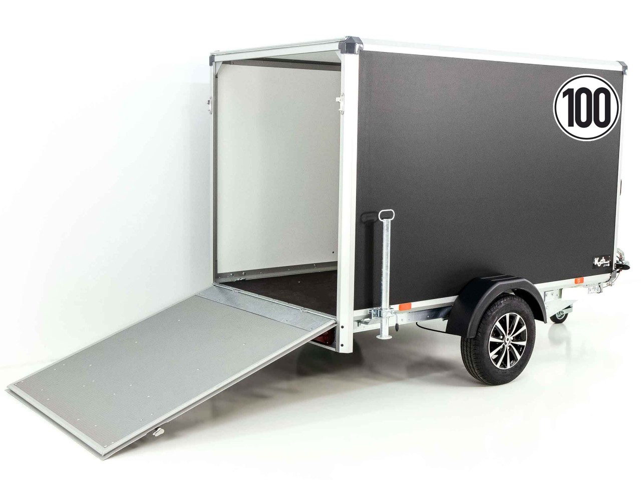 Variant Remolque cerrado Black Edition 148x258cm H:157 1,35t-Rampa-Nuevo