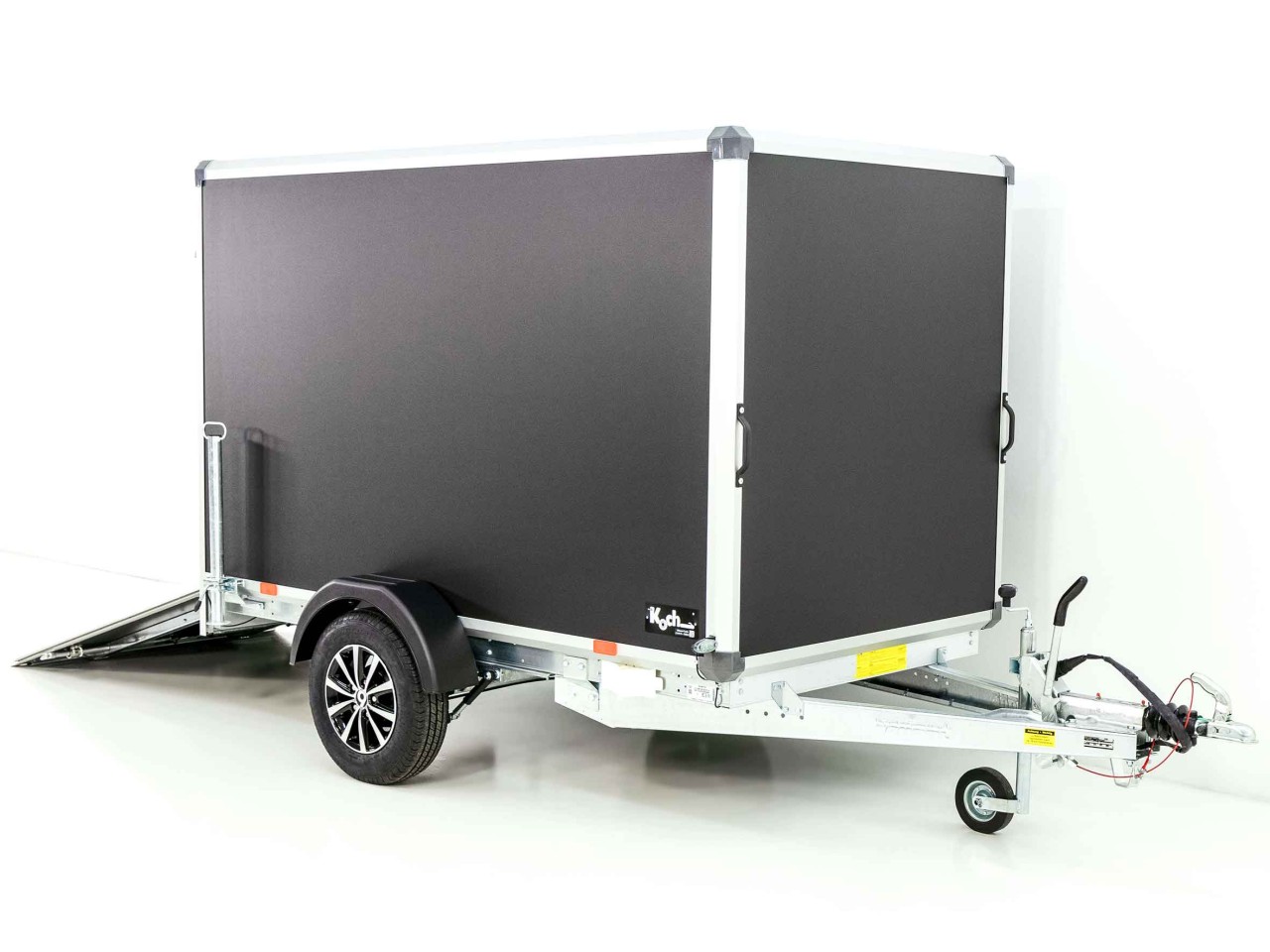 Variant Remolque cerrado Black Edition 148x258cm H:157 1,35t-Rampa-Nuevo - Imagen 2