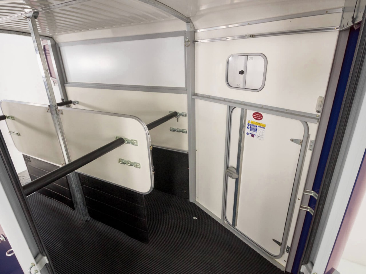 Ifor Williams Remolque para caballos HB511-Portones traseros-Combinación de puertas-azul-Nuevo - Imagen 4