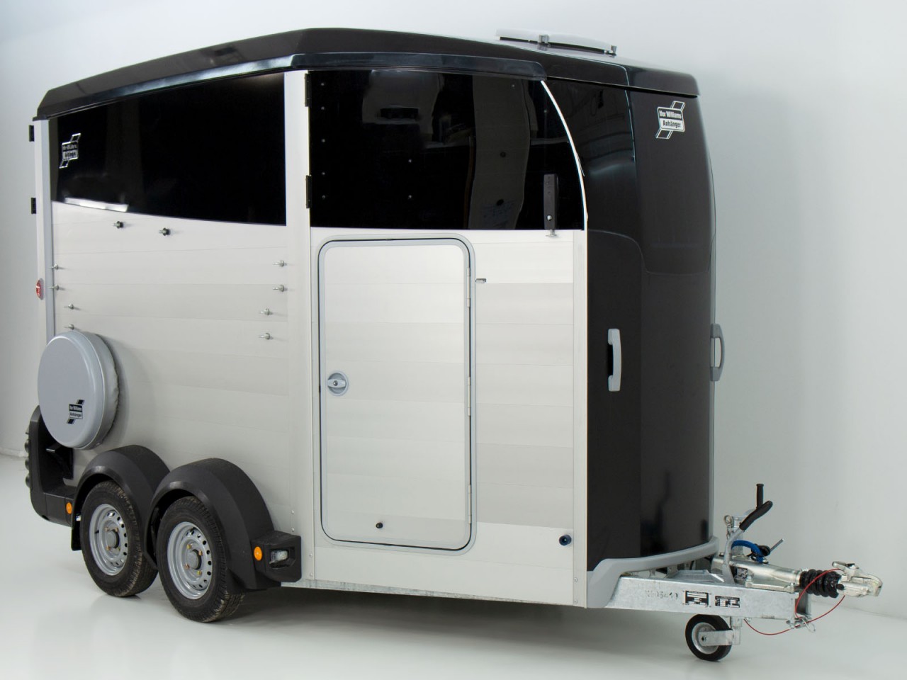 Ifor Williams Remolque para caballos HBX 506-Guadarnés-nuevo modelo-negro-Nuevo