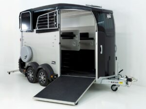 Ifor Williams Remolque para caballos HBX 511-Salida frontal-nuevo modelo-negro-Nuevo