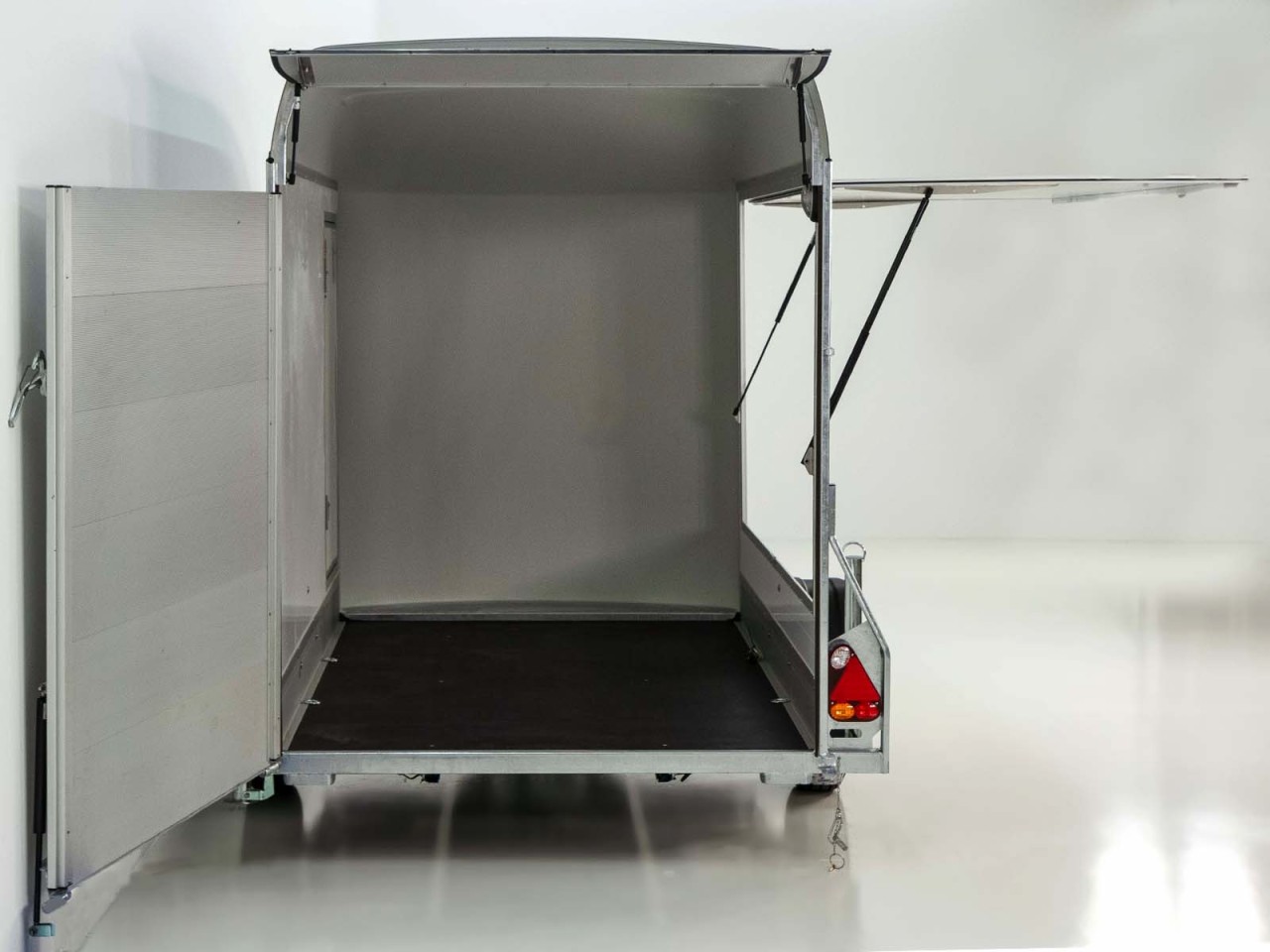 Debon Remolque cerrado C300 Sandwich 148x295cm H:190cm 1,3t, Alu, Polybug, Puerta, Trampilla, blanco-Nuevo - Imagen 6