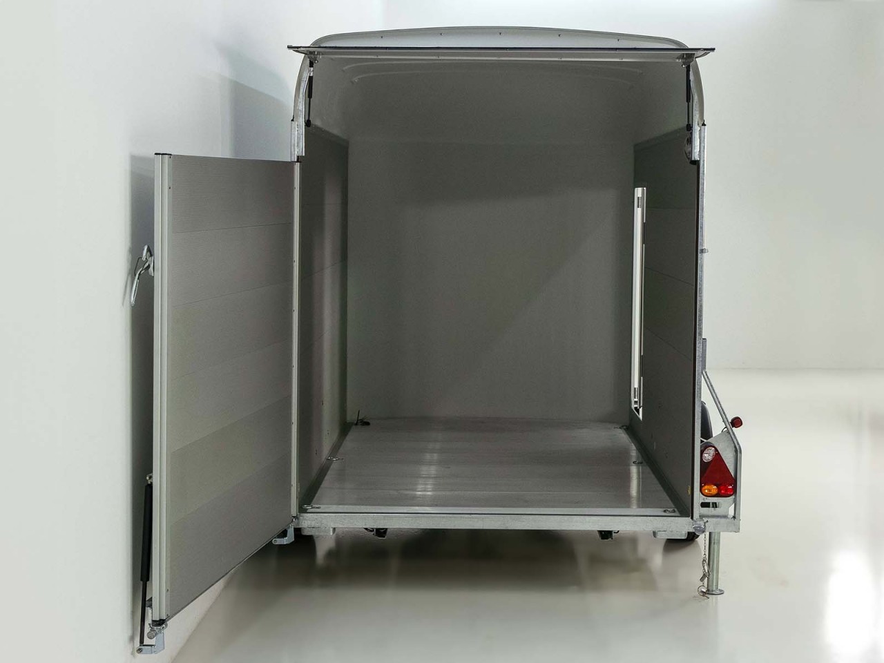 Debon Remolque cerrado C400 164x315cm H:200cm 1,3t, Alu, Polybug, Puerta, verde oliva-Nuevo - Imagen 10
