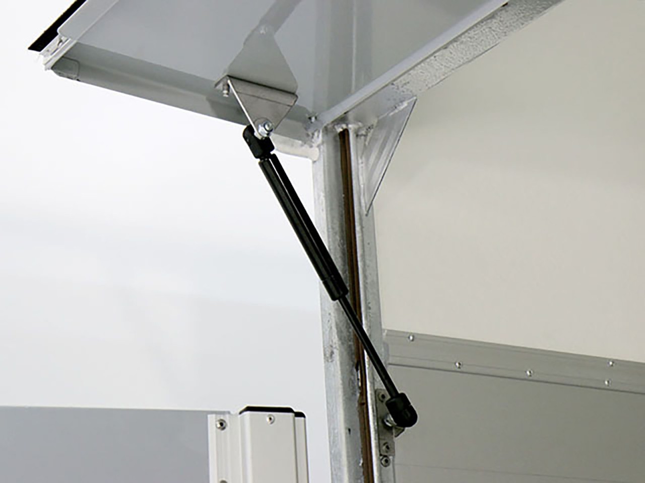 Debon Remolque cerrado C300 148x295cm H:190cm 1,3t, Alu, Polybug, Puerta, blanco-Nuevo - Imagen 11