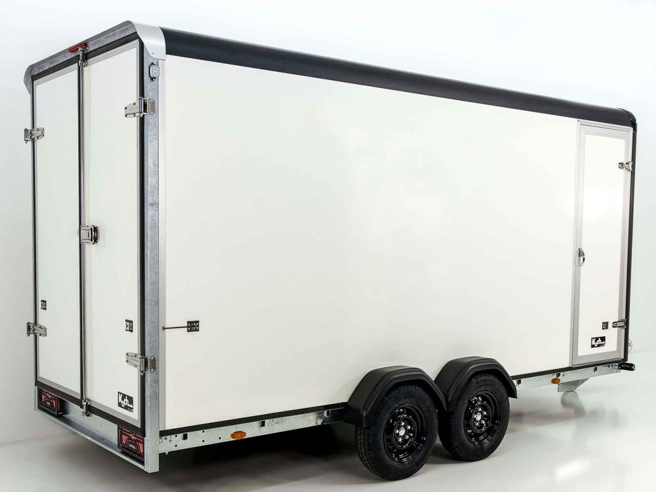 Henra Remolque cerrado Black Xpert 183x365cm H:220 3,5t-Puerta-Nuevo