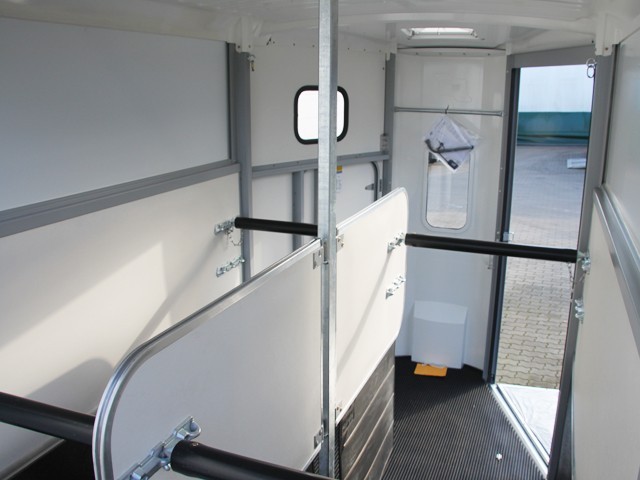 Ifor Williams Remolque para caballos HB506-Salida frontal-Combinación de portones-Nuevo - Imagen 11