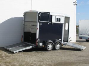 Ifor Williams Remolque para caballos HB511-Portones traseros-Combinación de puertas-negro-Nuevo
