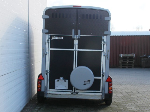 Ifor Williams Remolque para caballos HB506-Salida frontal-Combinación de portones-negro-Nuevo - Imagen 7
