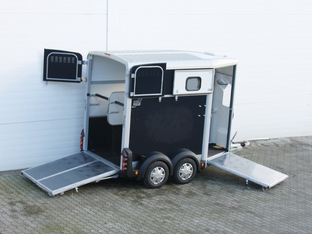 Ifor Williams Remolque para caballos HB506-Salida frontal-Combinación de portones-negro-Nuevo
